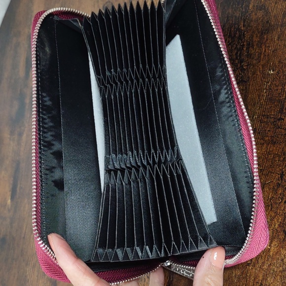 Leather Accordion Style Wallet - Picture 4 of 5